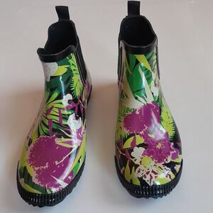 Cougar Women’s Multicolor Ankle High Rain Boot Size 8
